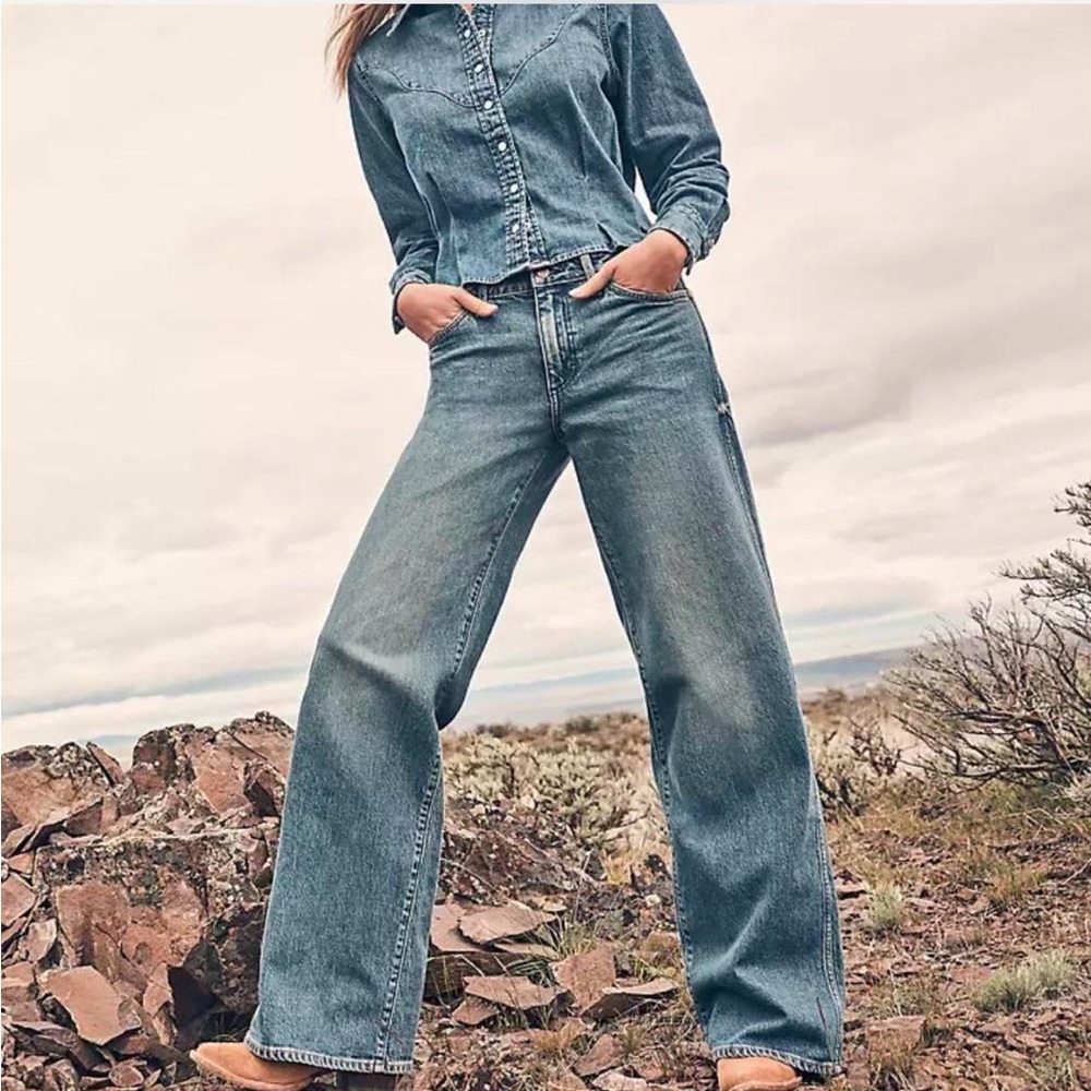 Wrangler Worldwide Wide Leg  Women's High Rise Jeans - Picture 2 of 8